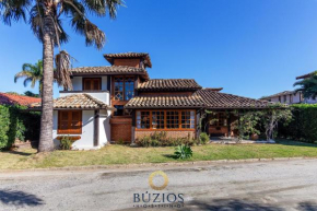 BZ46 Na quadra da praia! Casa c/ 5 suítes